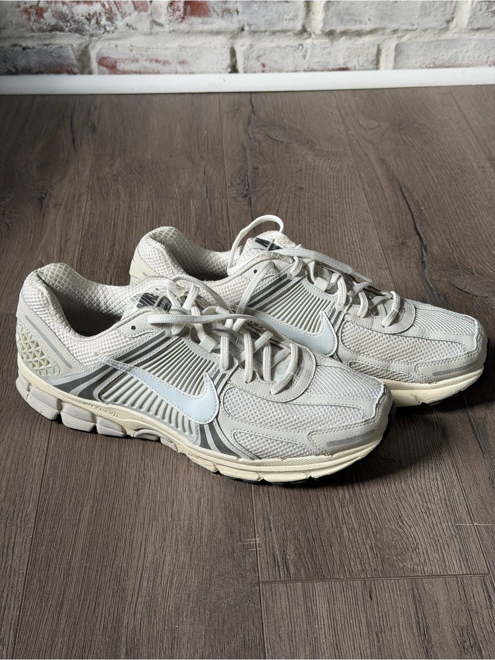 Nike Vomero 5 Men's Cream and Light Gray Sneakers- Size 12